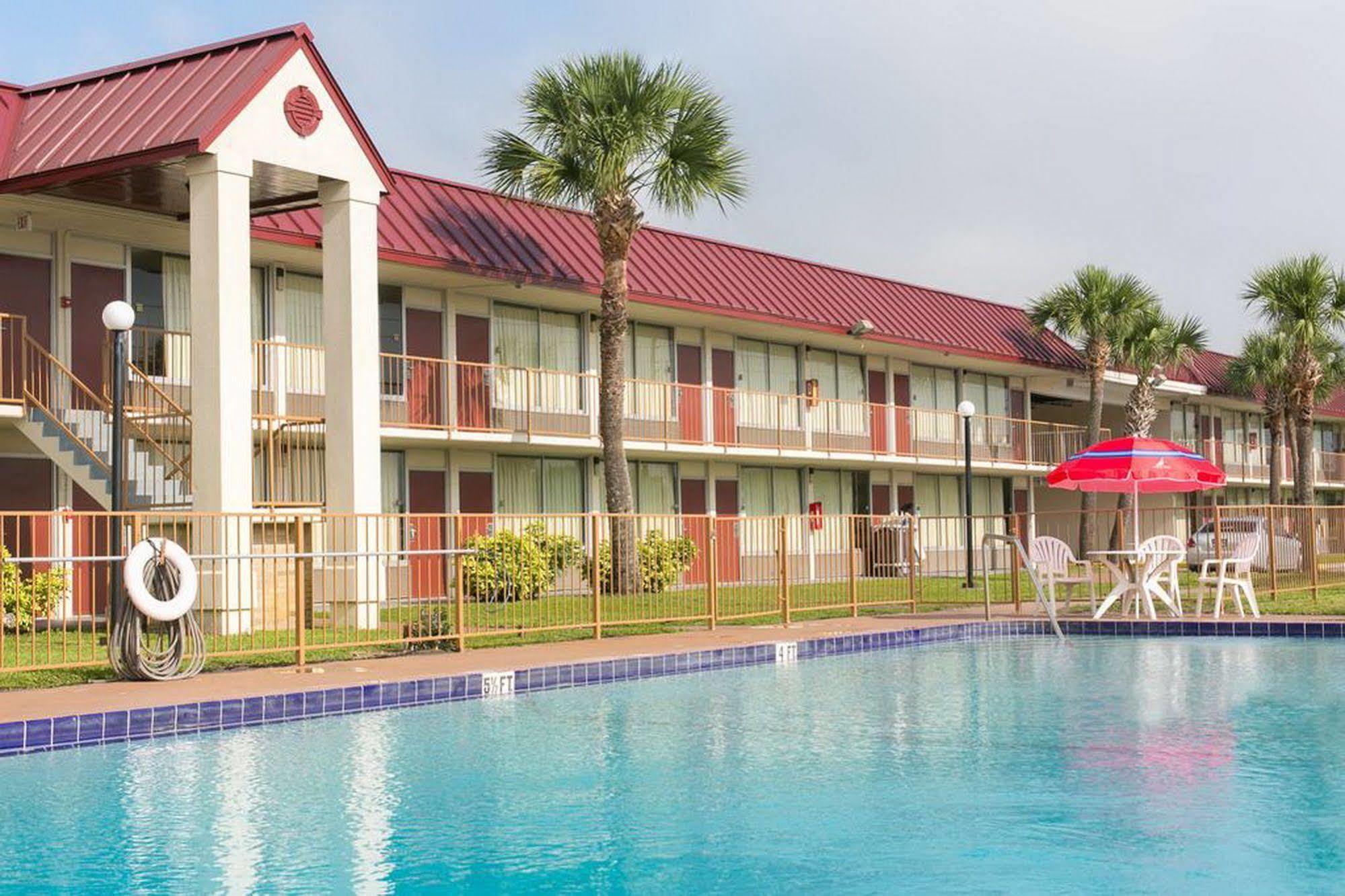 Fairbridge Inn Express Dundee 温特黑文 外观 照片